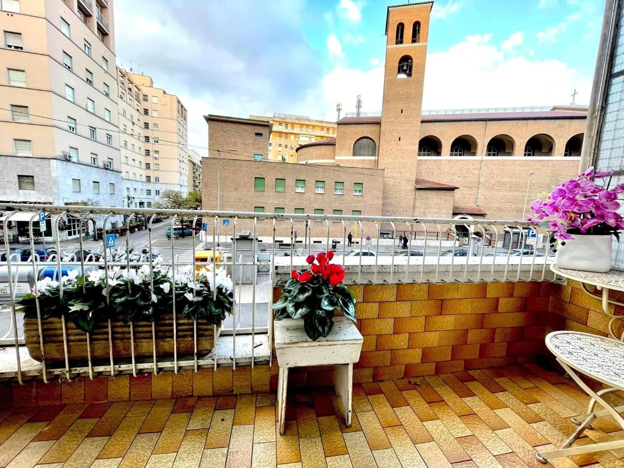 Lucens Domus Appartamento Roma Quartiere Trieste - Vicino Metro B1 - Exteriör bild
